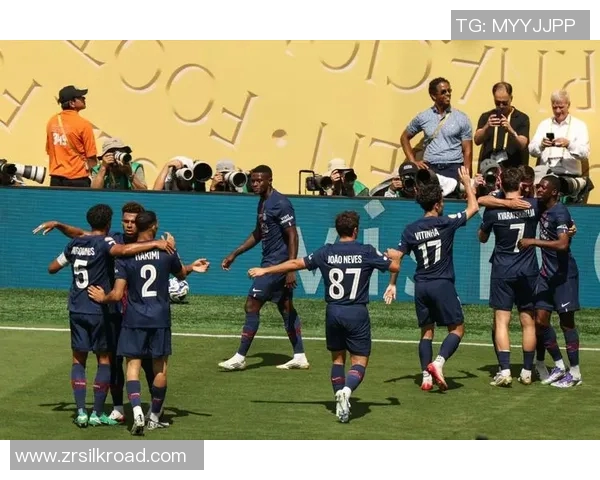 近日，法甲联赛进入关键阶段，巴黎圣日耳曼队凭借出色的表现继续领跑榜首